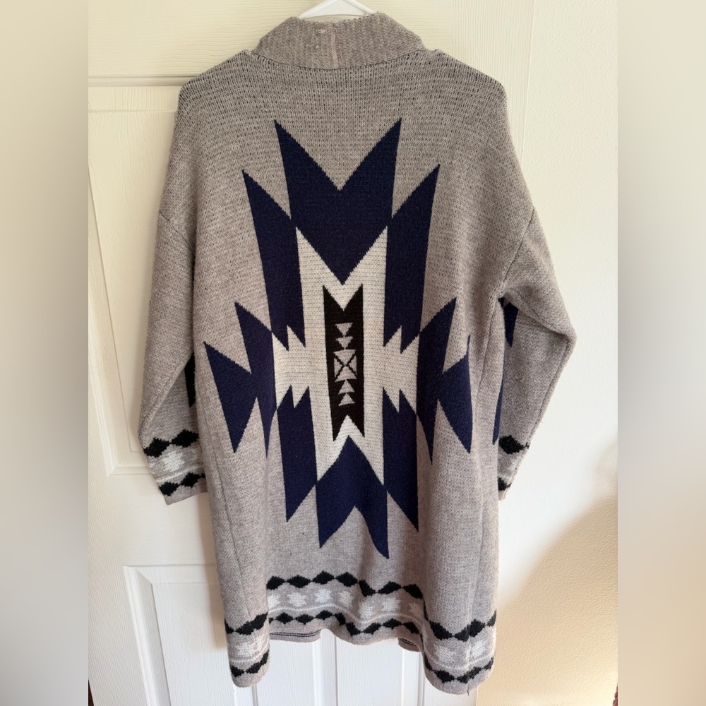Geometric Patterned Cardigan - Picture 3 of 4